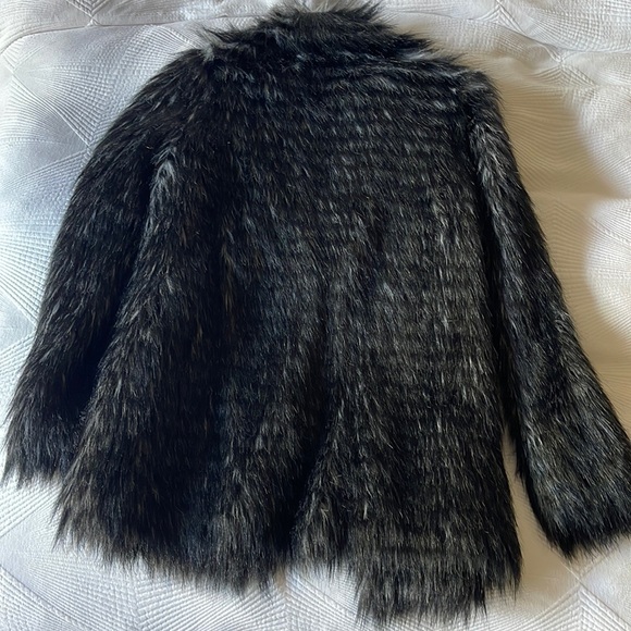 Faux-Fur Black and White Jacket - Size SM - Picture 3 of 3